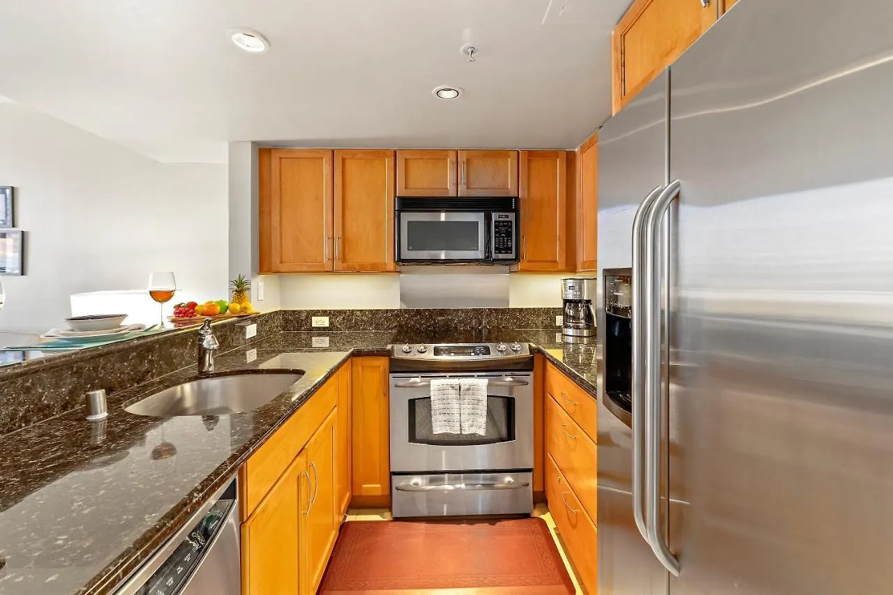 Renovated With City View At Aqua Palms Waikiki Honolulu