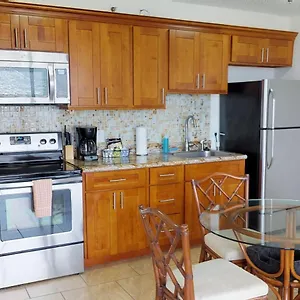 Apartment Deluxe Panoramic Mountain View - 37th Floor, Free Parking & Wifi, Honolulu