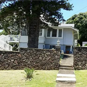 Apartment Cool, Quiet Ocean View 30 Day Min, Honolulu