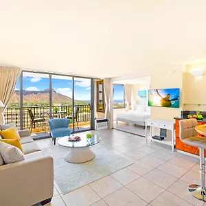 Apartment Diamond Head Views Retreat With Free Parking & Near Waikiki Beach!, Honolulu