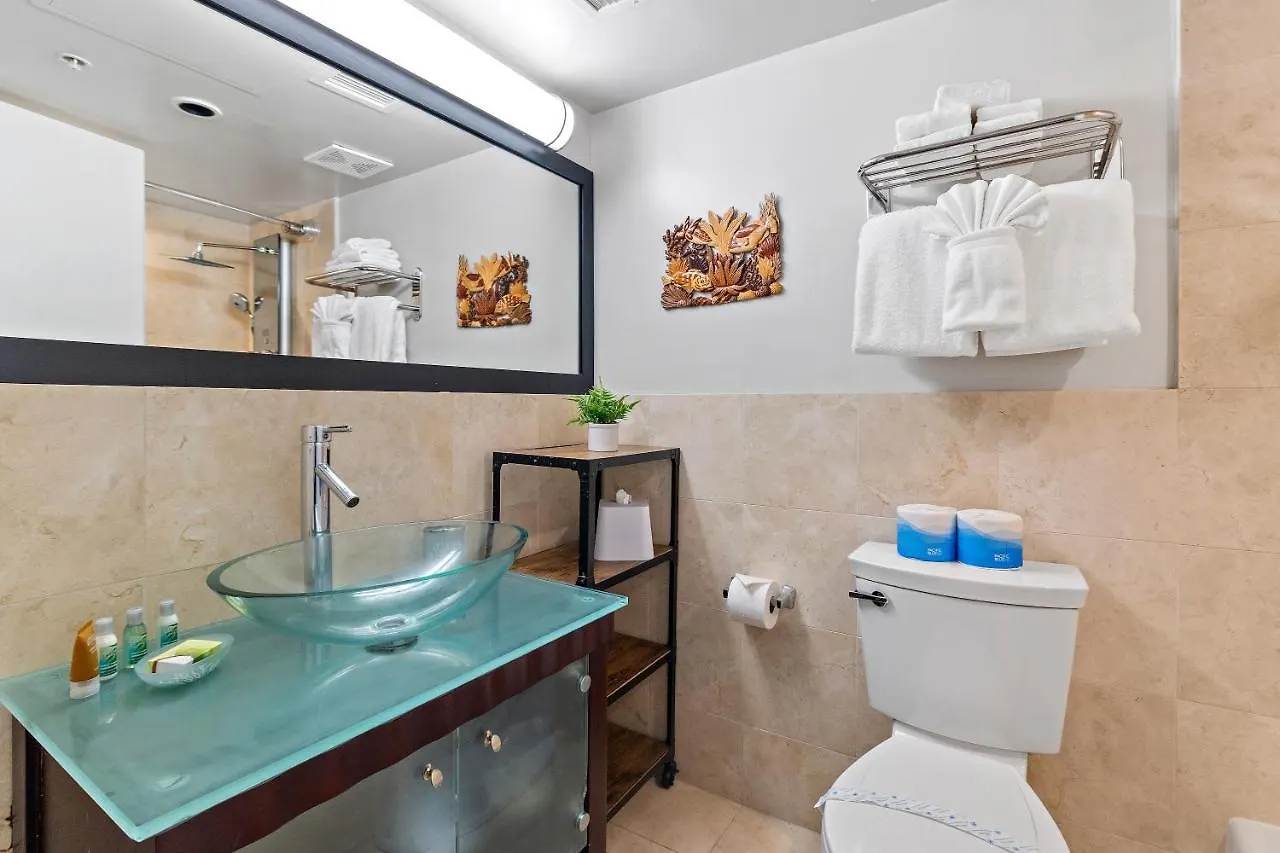 アパート Renovated With City View At Aqua Palms Waikiki ホノルル